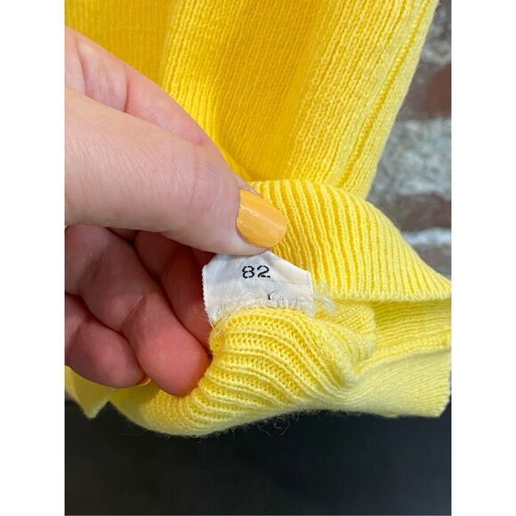 ARROW Casual Wear VNTG Yellow V-Neck Sweater Vest Women’s Size L - Picture 6 of 6